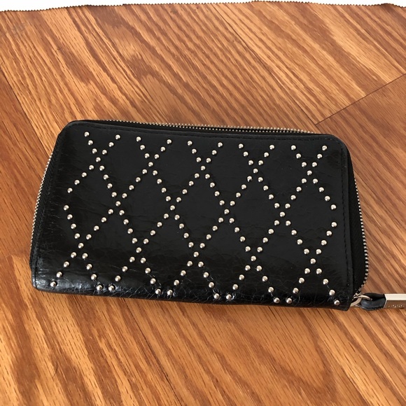 Hobo Black Leather Studded Women's Wallet Pattern Interior - Picture 1 of 4